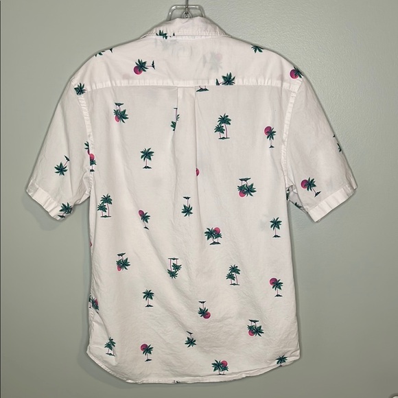 Old Navy White Palm Tree Print Men's Shirt - Picture 3 of 5